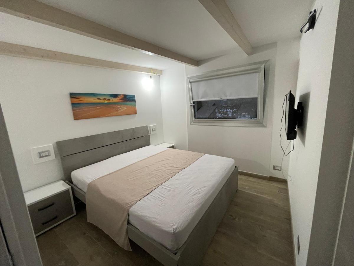 Villa Paonessa Lido Di Fondi Bagian luar foto