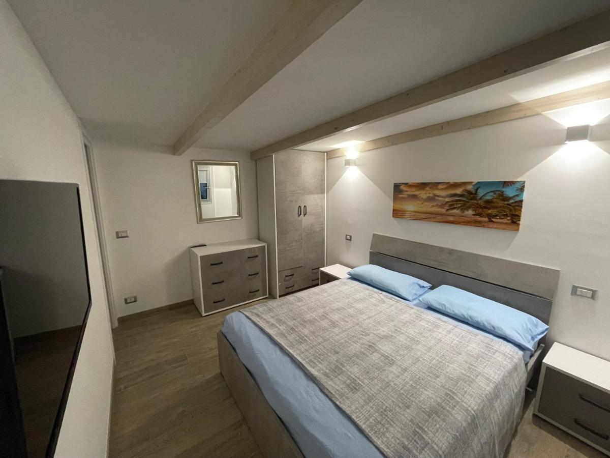 Villa Paonessa Lido Di Fondi Bagian luar foto
