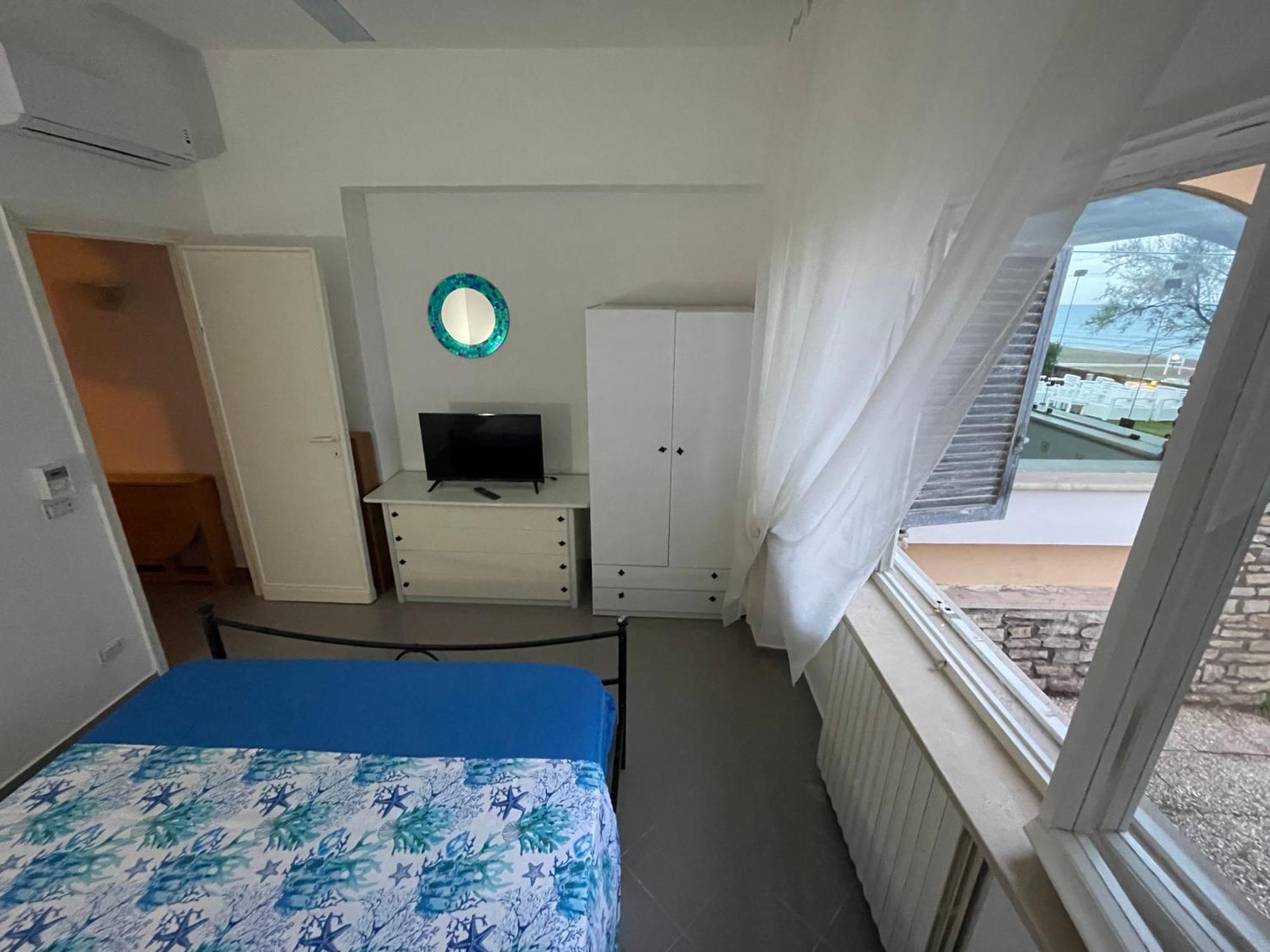 Villa Paonessa Lido Di Fondi Ruang foto